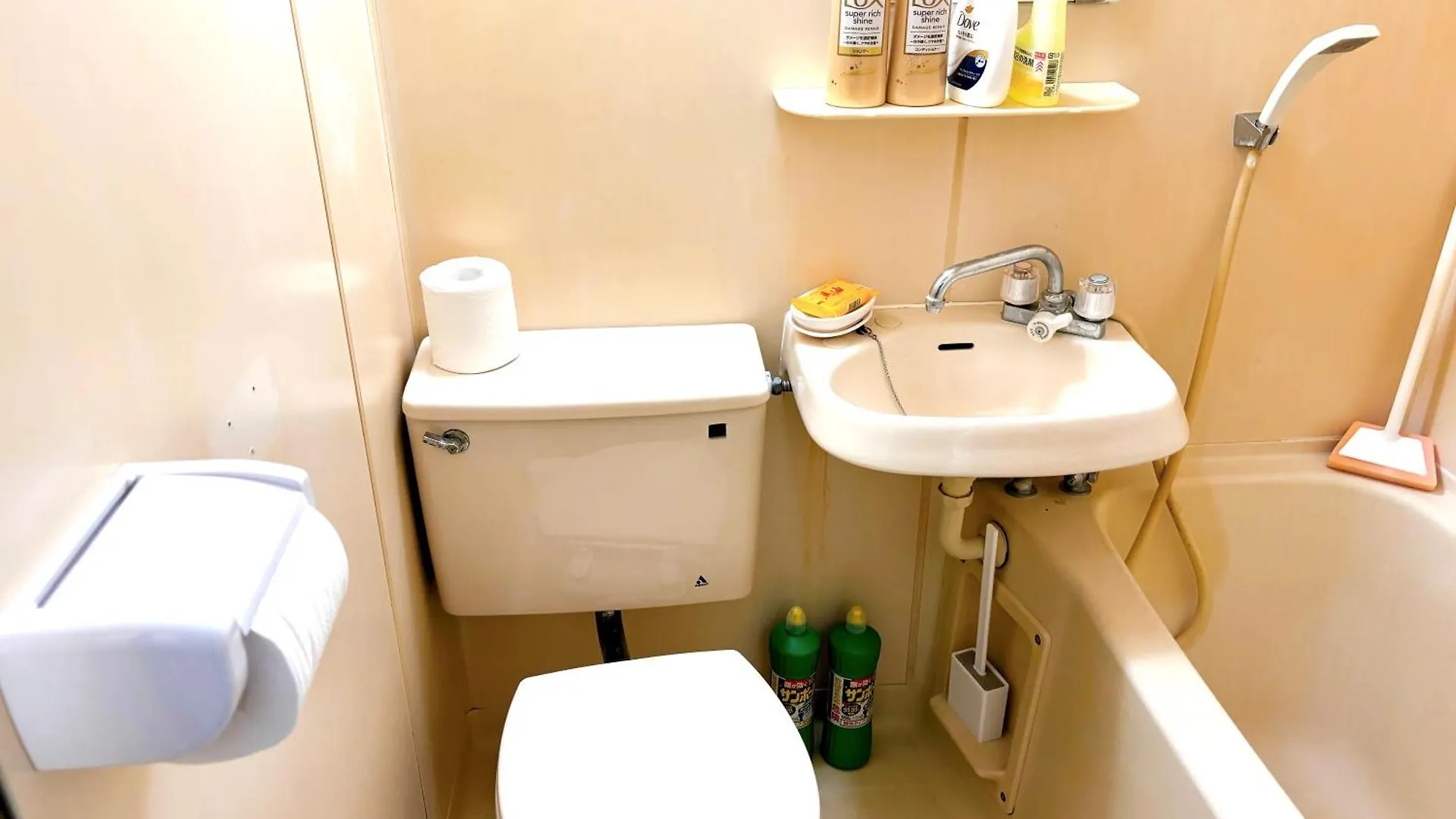 池袋駅至近！静かで独立した生活空間（クオリティハイツ） Apartment Tokyo Japan